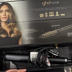 ghd Curve Classic Wave Wand in Black with Gold Accents